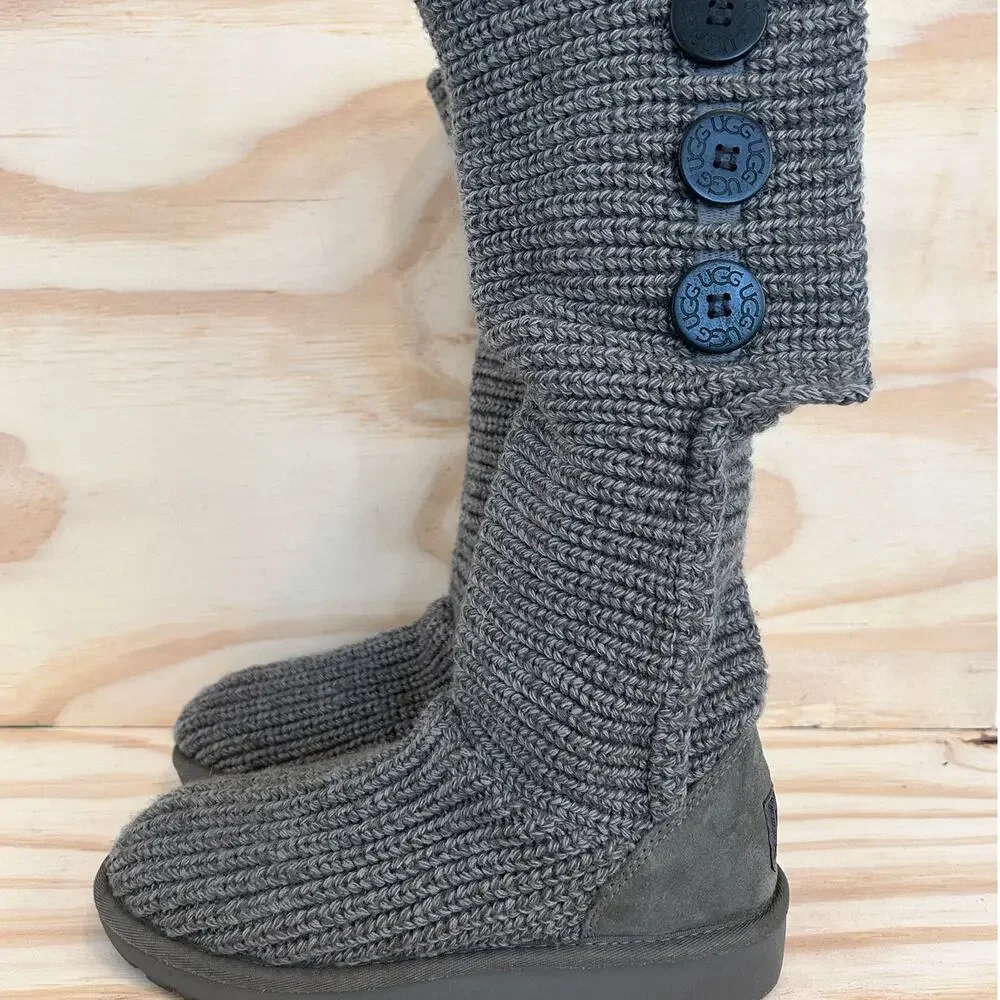 UGG - Classic Cardy Knit - Boots - Gray - Women's - 7 - S/N 1016555